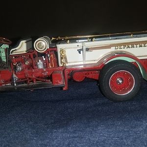 Danbury 1926 Mack AC Rotary Pumper 1/32 Dieca